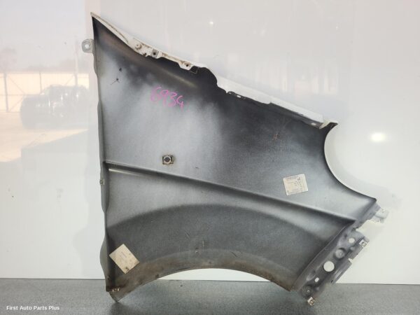 2014 RENAULT TRAFIC Left Guard