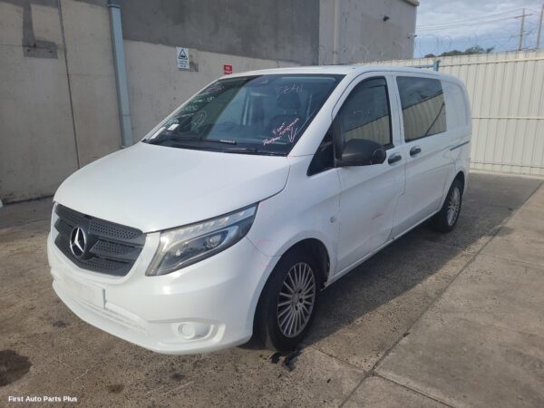 2016 MERCEDES VITO Ignition W/ Key