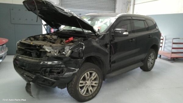 2015 FORD EVEREST Right Front Window Reg/Motor