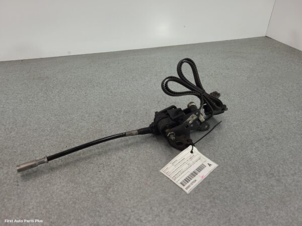 2017 MERCEDES SPRINTER Door Hinge/Runner
