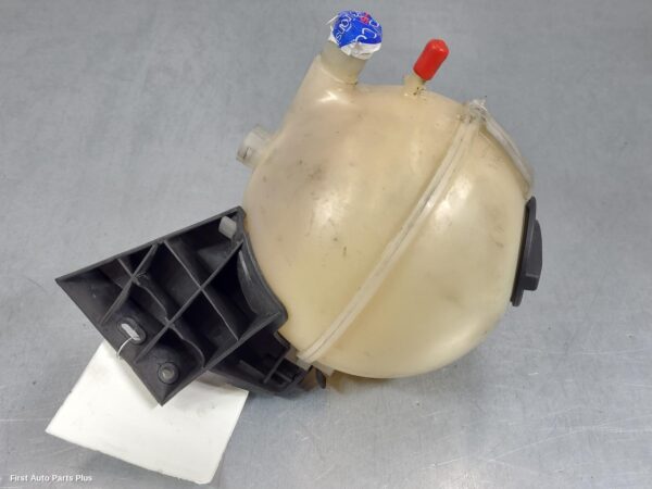 2008 MERCEDES VITO Overflow Bottle