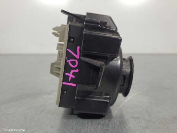 2016 MERCEDES VITO Ignition W/ Key