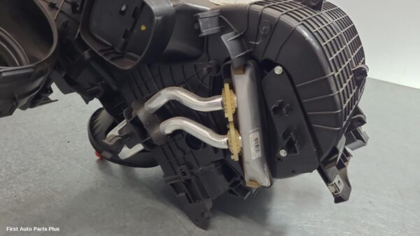 2015 RENAULT MASTER Heater Core/Box