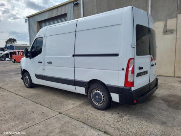 2021 RENAULT MASTER Right Headlamp