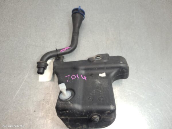 2021 MERCEDES VITO Washer Bottle
