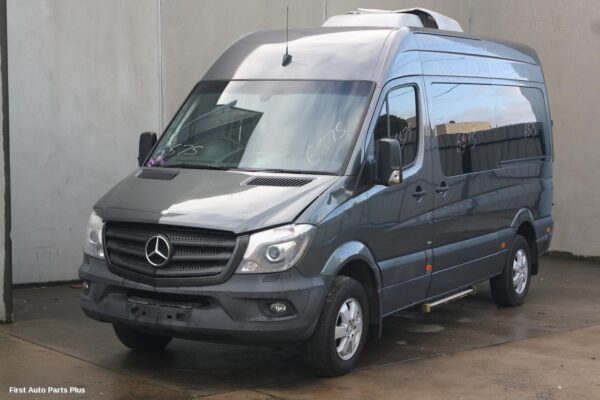 2014 MERCEDES SPRINTER Right Headlamp