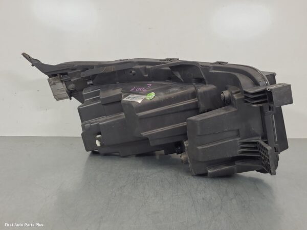 2023 LDV DELIVER 9 Left Headlamp