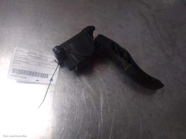 2014 MERCEDES SPRINTER Pedal Assembly