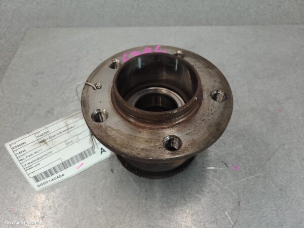 2016 RENAULT MASTER Right Rear Hub Assembly