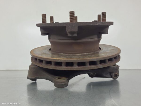 2014 MERCEDES SPRINTER Left Front Hub Assembly