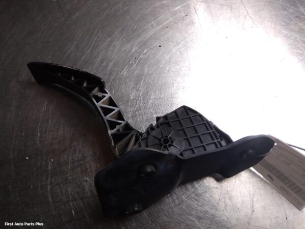 2014 MAZDA BT50 Pedal Assembly