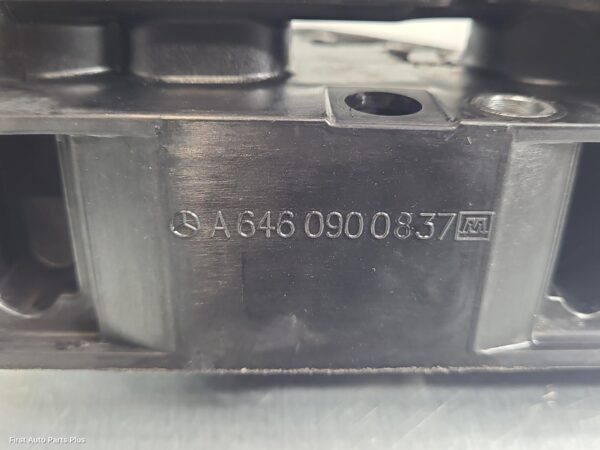 2008 MERCEDES VITO Manifold