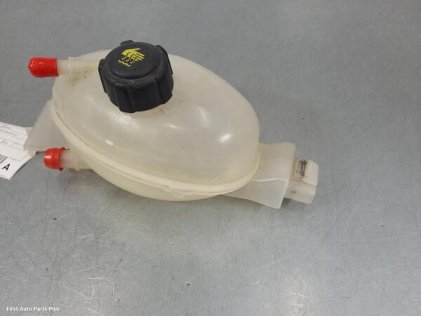 2018 RENAULT MASTER Overflow Bottle
