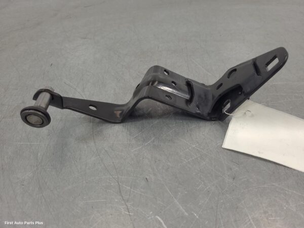 2016 RENAULT MASTER Door Hinge/Runner