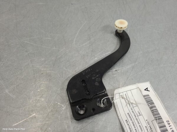 2021 VOLKSWAGEN TRANSPORTER Door Hinge/Runner