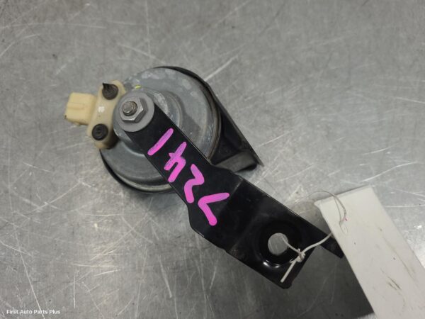 2021 RENAULT TRAFIC Horn