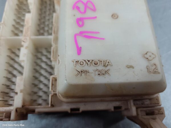 2006 TOYOTA HILUX Fuse Box