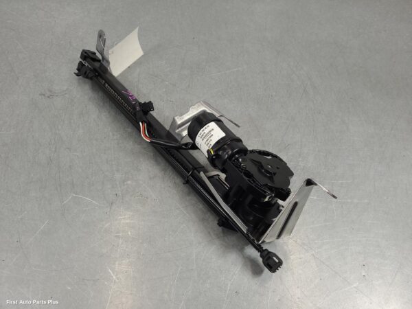 2020 MERCEDES VITO Hatch Strut