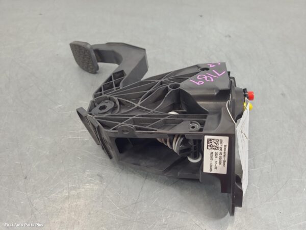 2022 MERCEDES SPRINTER Pedal Assembly