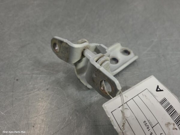 2017 MITSUBISHI TRITON Door Hinge/Runner