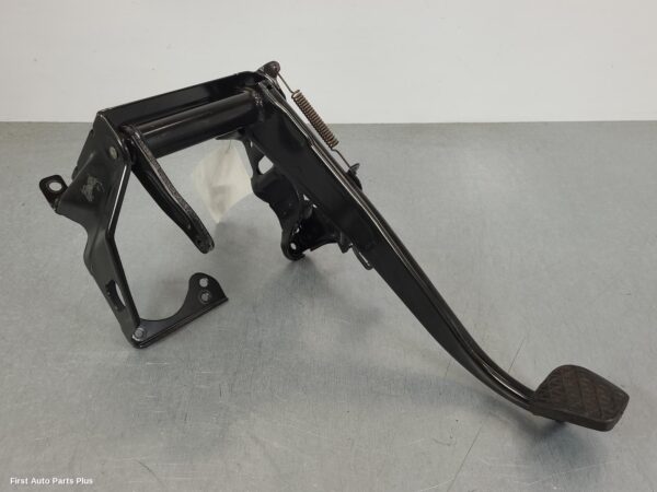 2017 MERCEDES VITO Pedal Assembly