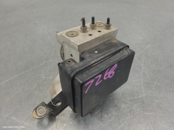 2012 TOYOTA HILUX Abs Pump/Modulator