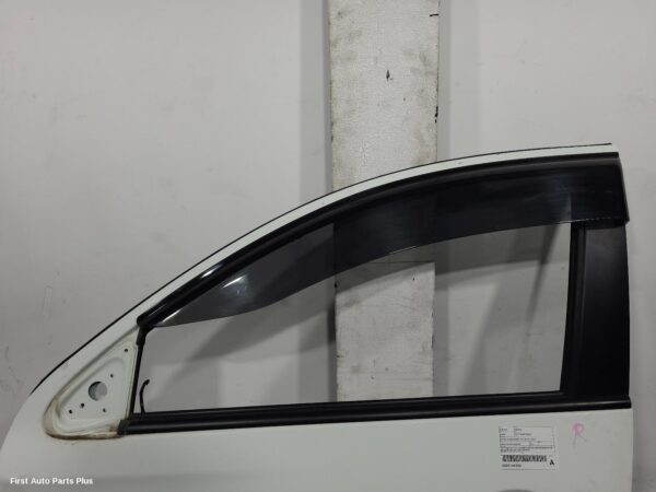 2017 MITSUBISHI TRITON Left Front Door
