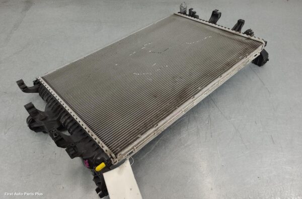 2021 VOLKSWAGEN TRANSPORTER Radiator