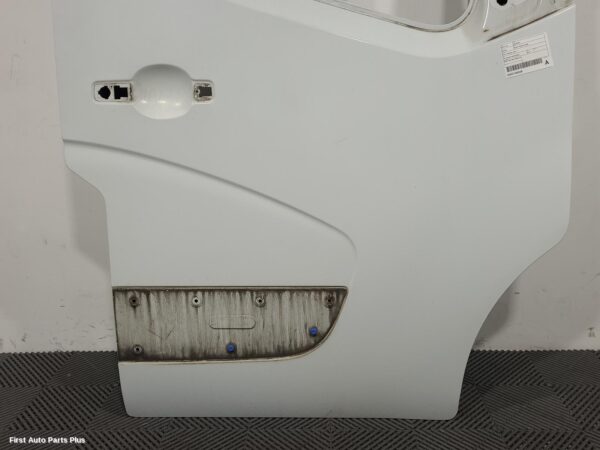2017 RENAULT MASTER Right Front Door