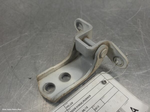 2012 TOYOTA HILUX Door Hinge/Runner