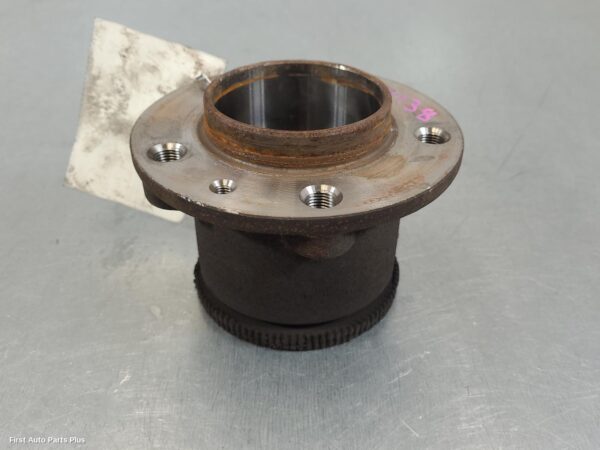 2021 RENAULT MASTER Left Rear Hub Assembly