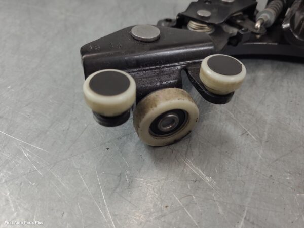 2016 MERCEDES VITO Door Hinge/Runner