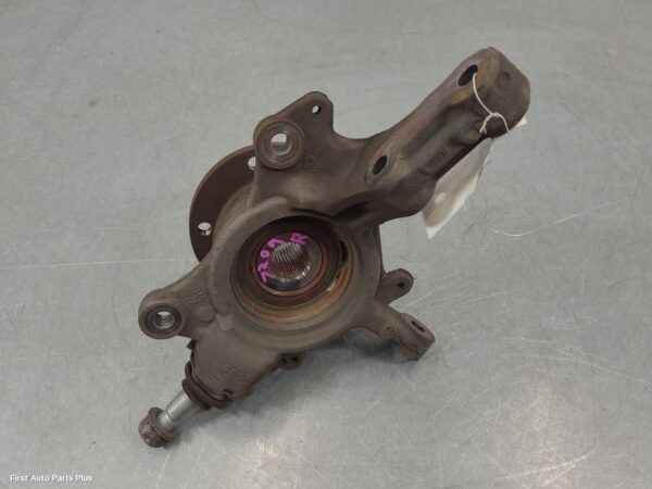 2021 RENAULT MASTER Right Front Hub Assembly