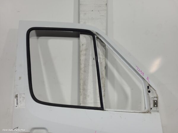 2002 MERCEDES SPRINTER Right Front Door
