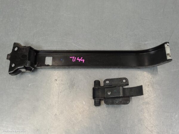 2021 RENAULT MASTER Bootlid/Tgate Hinge