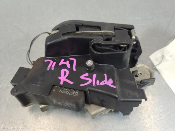 2013 MERCEDES VITO Door/Boot/Gate Lock