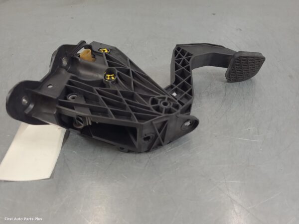 2022 MERCEDES SPRINTER Pedal Assembly