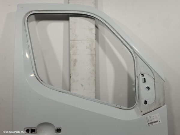 2017 RENAULT MASTER Right Front Door