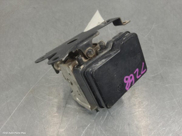 2012 TOYOTA HILUX Abs Pump/Modulator
