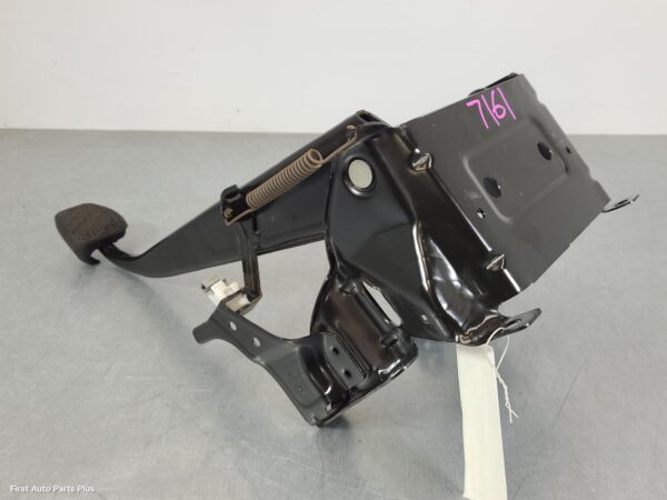 2017 MERCEDES VITO Pedal Assembly