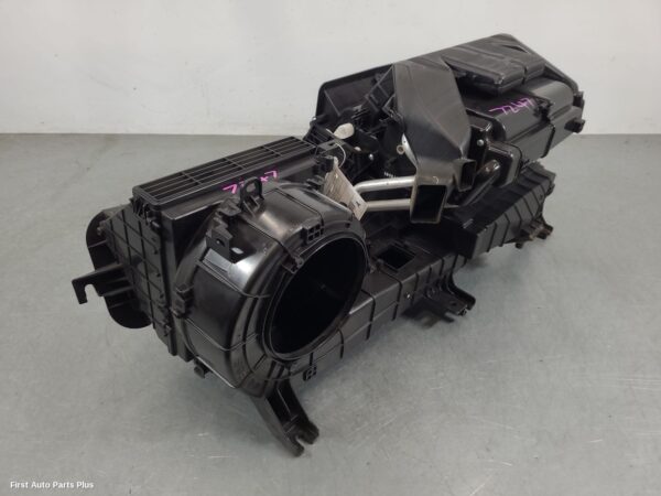 2017 MITSUBISHI TRITON Heater Core/Box