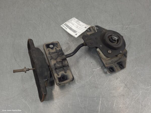2022 LDV DELIVER 9 Spare Wheel Winch
