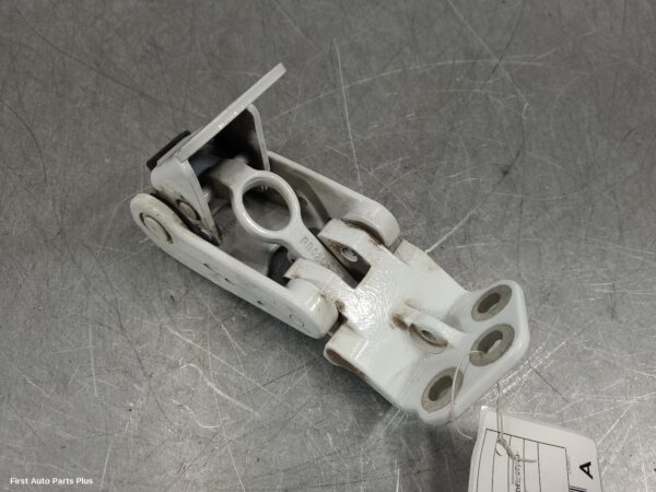 2025 LDV DELIVER 9 Bootlid/Tgate Hinge