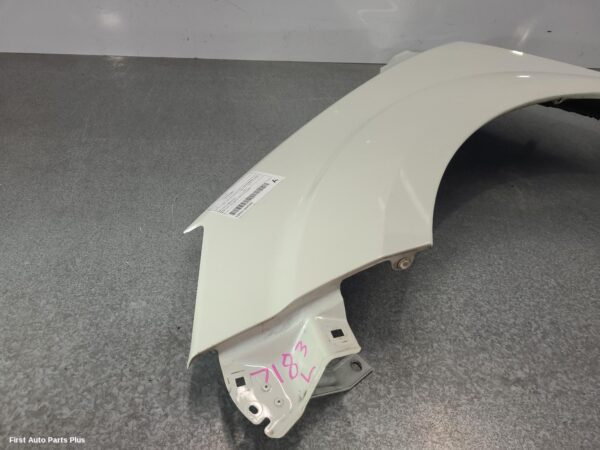 2021 NISSAN NAVARA Left Guard