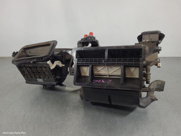 2017 MITSUBISHI TRITON Heater Core/Box