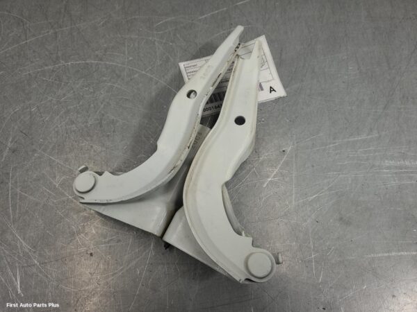 2017 MITSUBISHI TRITON Bonnet Hinge/Strut