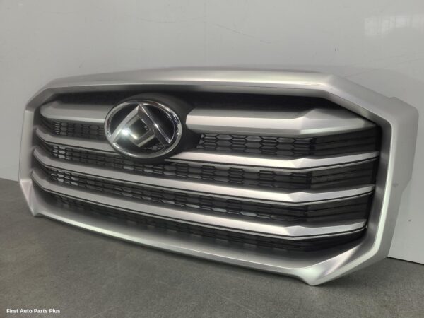 2021 LDV DELIVER 9 Grille