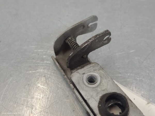 2013 MERCEDES VITO Bonnet Lock/Support