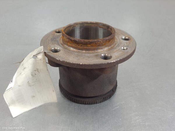 2023 RENAULT MASTER Left Rear Hub Assembly