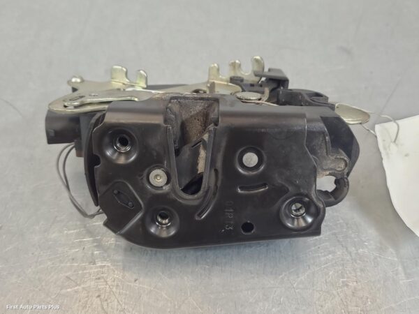 2013 MERCEDES VITO Door/Boot/Gate Lock